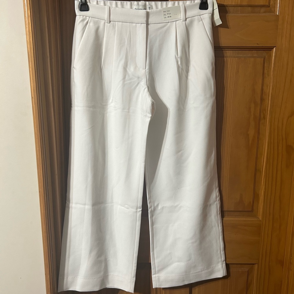 NWT Abercrombie & Fitch Sloane Low Rise Tailored Wide Leg Cream Pants